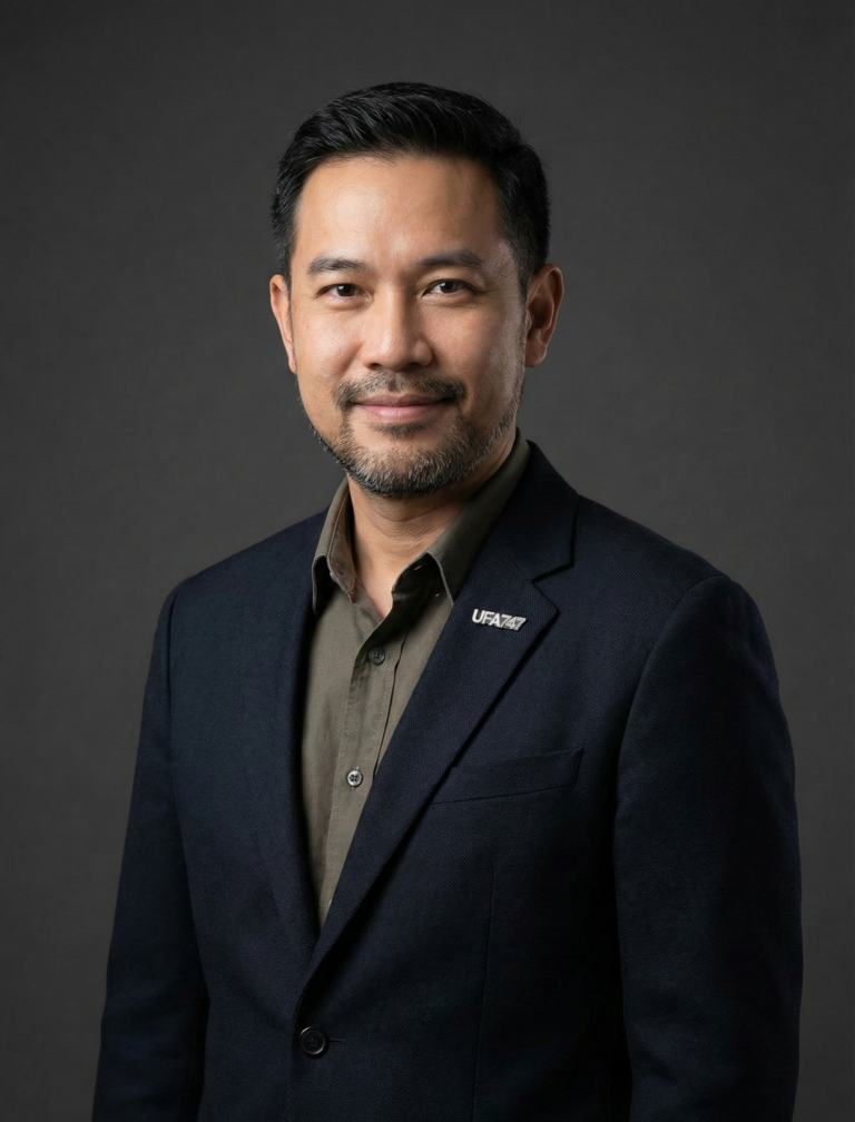 ภัทรเดช ผู้เขียน